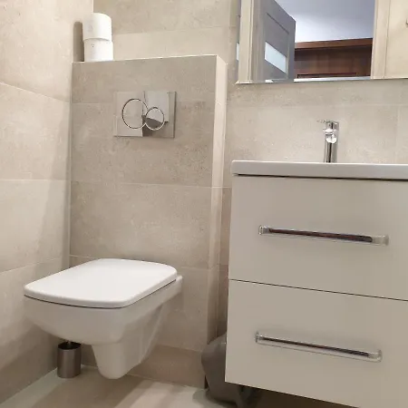 홈스테이 Wypoczynek Pod Lasem