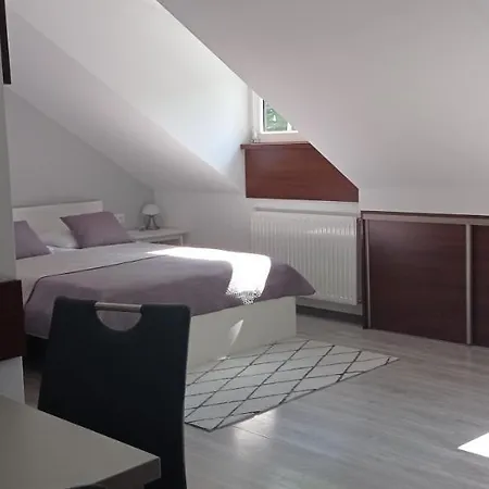 Privatunterkunft Wypoczynek Pod Lasem Bad Kudowa